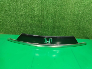 Накладка двери багажника