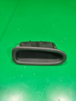 Карман обшивки двери