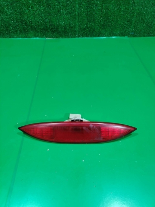 Стоп-сигнал в дверь багажника