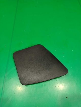 Крышка обшивки багажника