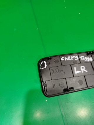 Крышка обшивки багажника