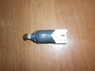 Концевик под педаль тормоза, RENAULT, KANGOO, K7J700, 2008, 8200168238