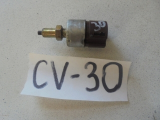 Концевик под педаль тормоза, TOYOTA, CAMRY, CV30, 2C-T, 1990