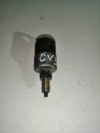 Концевик под педаль тормоза, TOYOTA, CAMRY, CV30, 2C-T, 1990, R