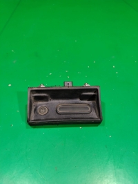 Кнопка открывания багажника