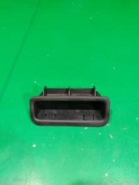 Ручка закрывания двери багажника