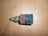 Концевик под педаль тормоза, TOYOTA, CAMRY, CV30, 2C-T, 1990